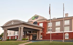 Holiday Inn Express Hotel & Suites Selma